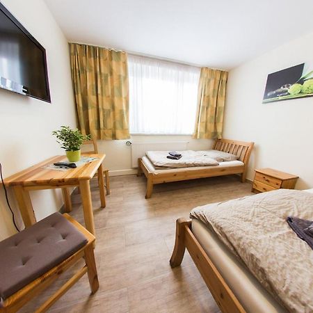 Hollis Rast Hotel Sangerhausen Bagian luar foto