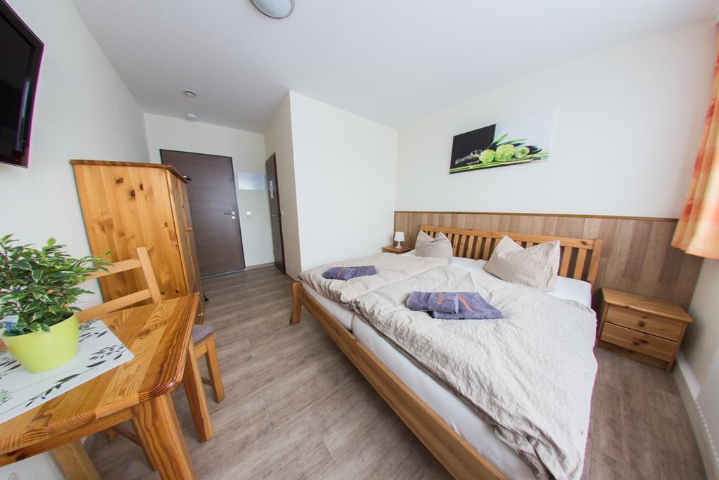Hollis Rast Hotel Sangerhausen Bagian luar foto