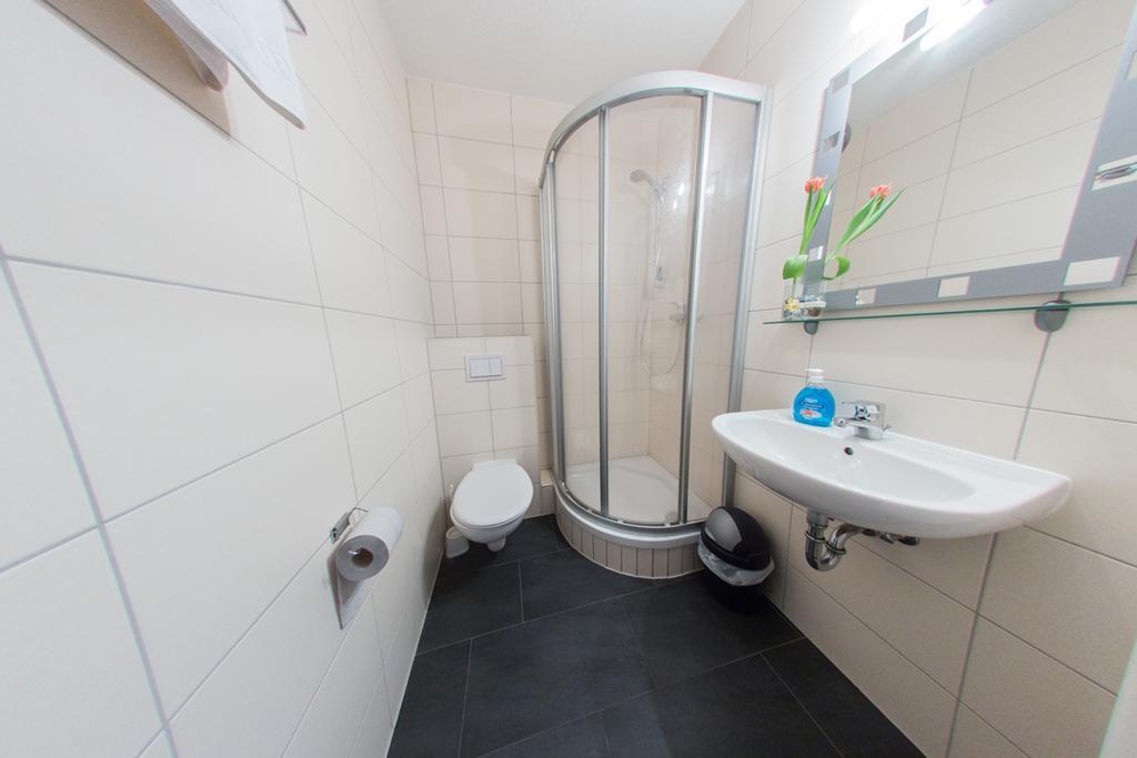 Hollis Rast Hotel Sangerhausen Bagian luar foto